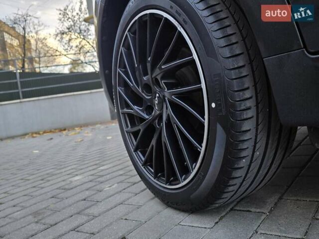 Чорний Кіа Niro, об'ємом двигуна 0 л та пробігом 141 тис. км за 18999 $, фото 17 на Automoto.ua