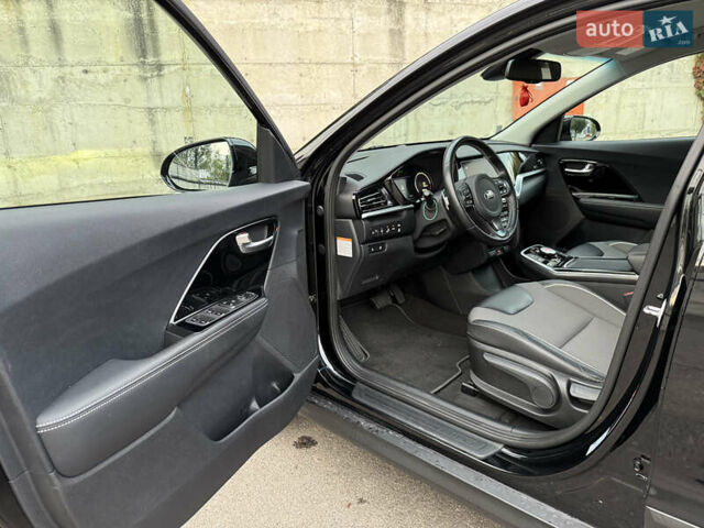 Черный Киа Niro, объемом двигателя 0 л и пробегом 80 тыс. км за 21850 $, фото 60 на Automoto.ua