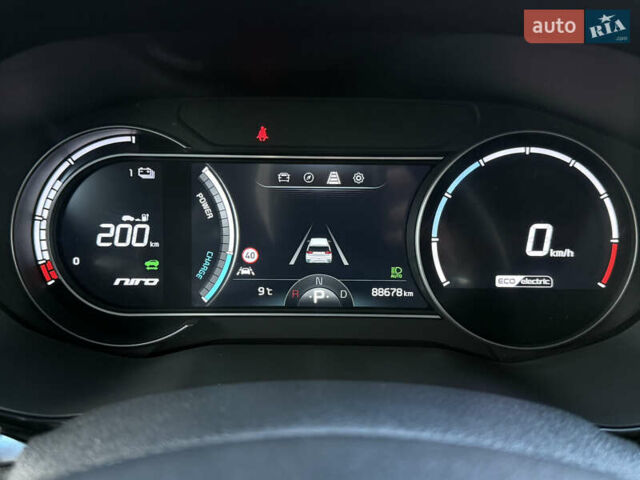Чорний Кіа Niro, об'ємом двигуна 0 л та пробігом 88 тис. км за 24900 $, фото 53 на Automoto.ua