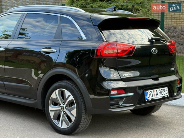 Черный Киа Niro, объемом двигателя 0 л и пробегом 82 тыс. км за 19300 $, фото 46 на Automoto.ua