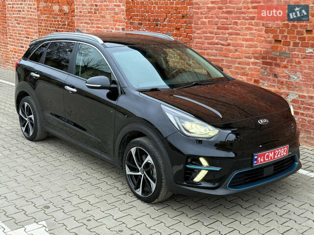 Чорний Кіа Niro, об'ємом двигуна 0 л та пробігом 138 тис. км за 19750 $, фото 9 на Automoto.ua