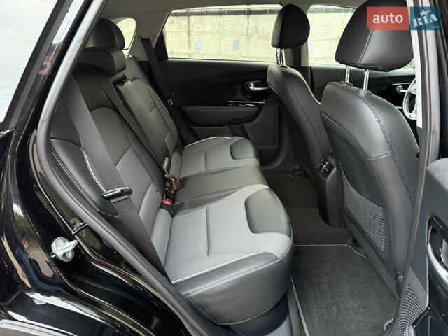 Черный Киа Niro, объемом двигателя 0 л и пробегом 80 тыс. км за 21850 $, фото 45 на Automoto.ua