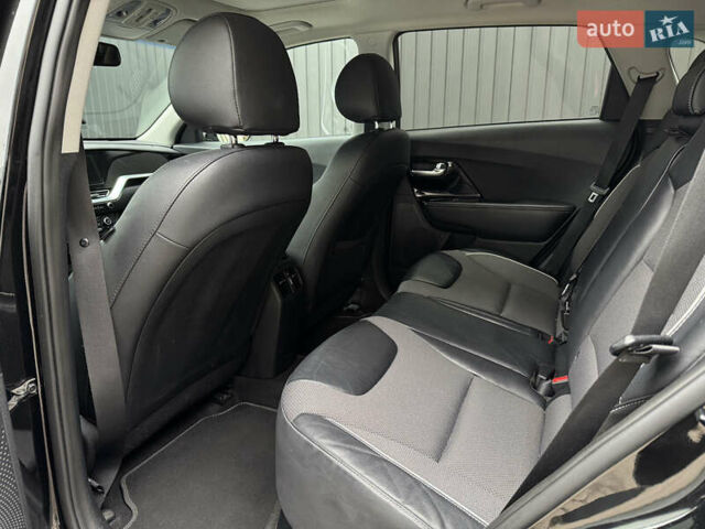 Черный Киа Niro, объемом двигателя 0 л и пробегом 137 тыс. км за 18900 $, фото 27 на Automoto.ua