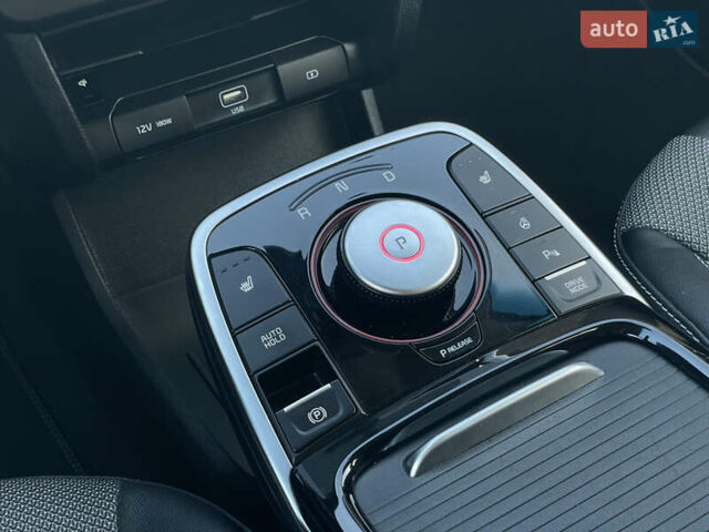 Черный Киа Niro, объемом двигателя 0 л и пробегом 61 тыс. км за 22999 $, фото 26 на Automoto.ua