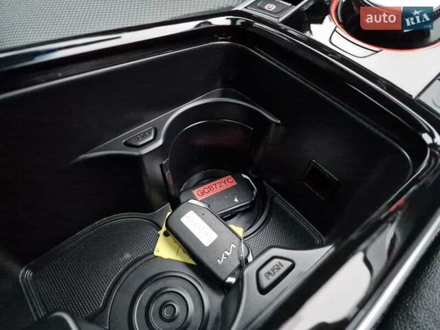 Черный Киа Niro, объемом двигателя 0 л и пробегом 65 тыс. км за 20800 $, фото 39 на Automoto.ua