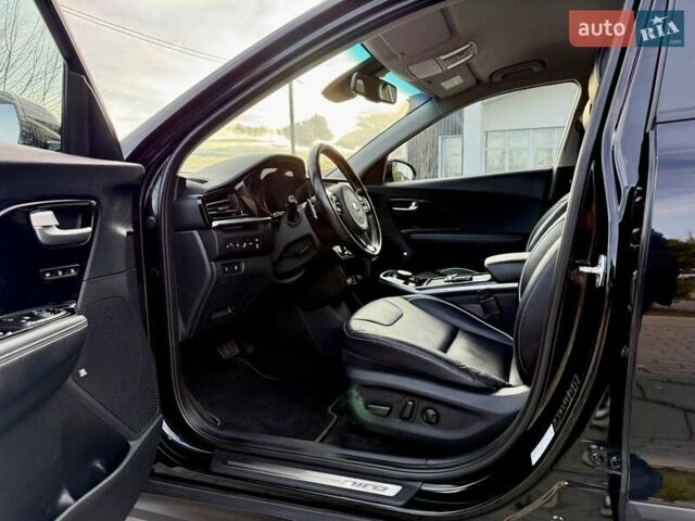 Черный Киа Niro, объемом двигателя 0 л и пробегом 89 тыс. км за 19350 $, фото 46 на Automoto.ua