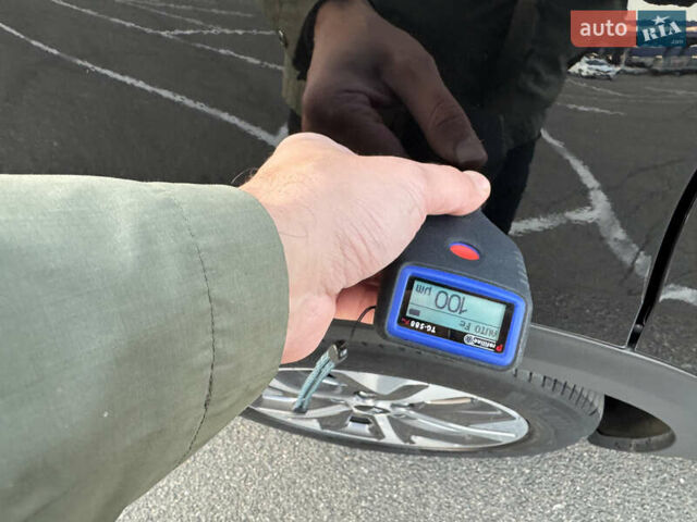 Чорний Кіа Niro, об'ємом двигуна 0 л та пробігом 155 тис. км за 20300 $, фото 64 на Automoto.ua