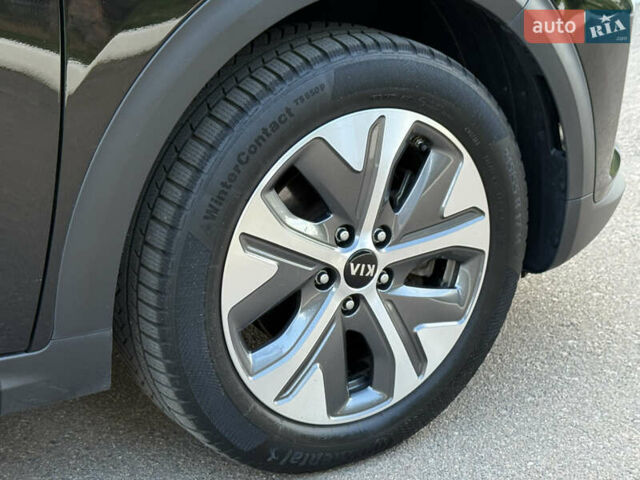 Черный Киа Niro, объемом двигателя 0 л и пробегом 82 тыс. км за 19300 $, фото 131 на Automoto.ua