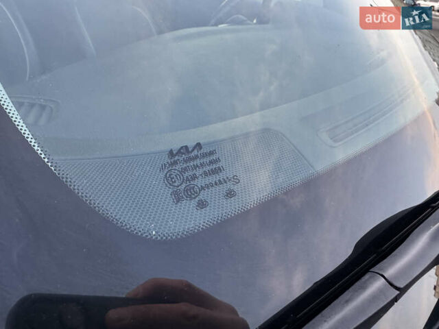 Чорний Кіа Niro, об'ємом двигуна 0 л та пробігом 155 тис. км за 20300 $, фото 74 на Automoto.ua