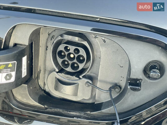 Черный Киа Niro, объемом двигателя 0 л и пробегом 61 тыс. км за 22999 $, фото 5 на Automoto.ua