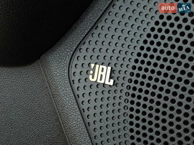 Чорний Кіа Niro, об'ємом двигуна 0 л та пробігом 88 тис. км за 24900 $, фото 35 на Automoto.ua