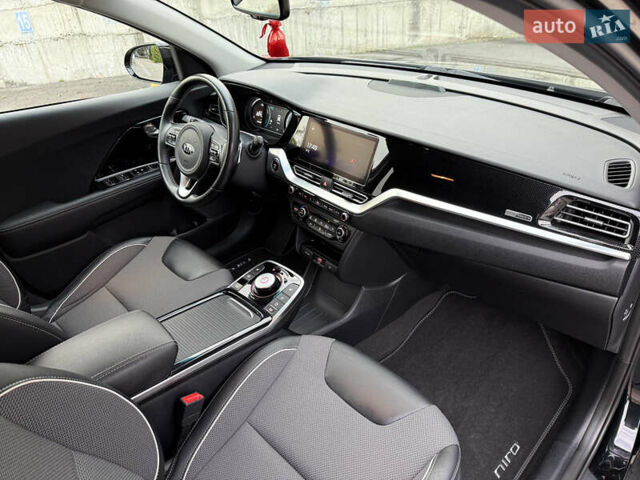 Черный Киа Niro, объемом двигателя 0 л и пробегом 80 тыс. км за 21850 $, фото 26 на Automoto.ua