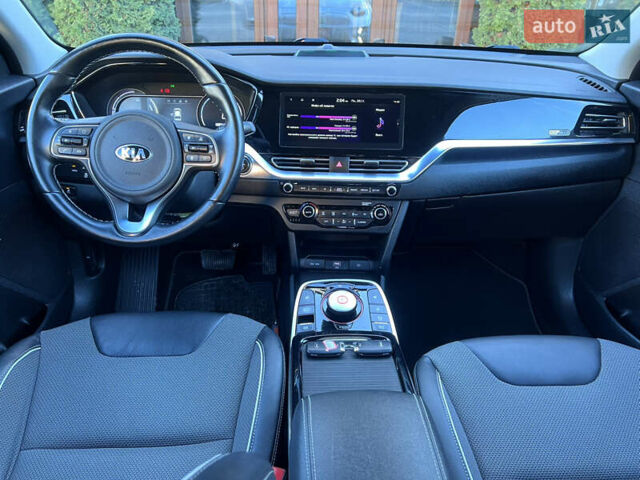 Черный Киа Niro, объемом двигателя 0 л и пробегом 88 тыс. км за 18500 $, фото 25 на Automoto.ua