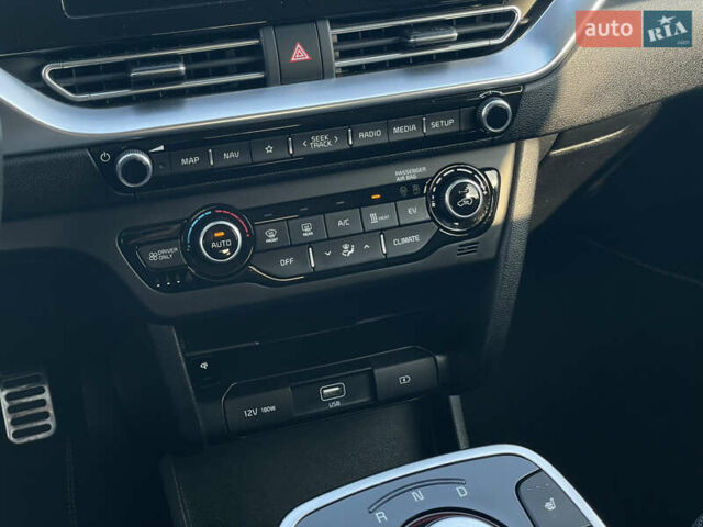 Черный Киа Niro, объемом двигателя 0 л и пробегом 61 тыс. км за 22999 $, фото 25 на Automoto.ua