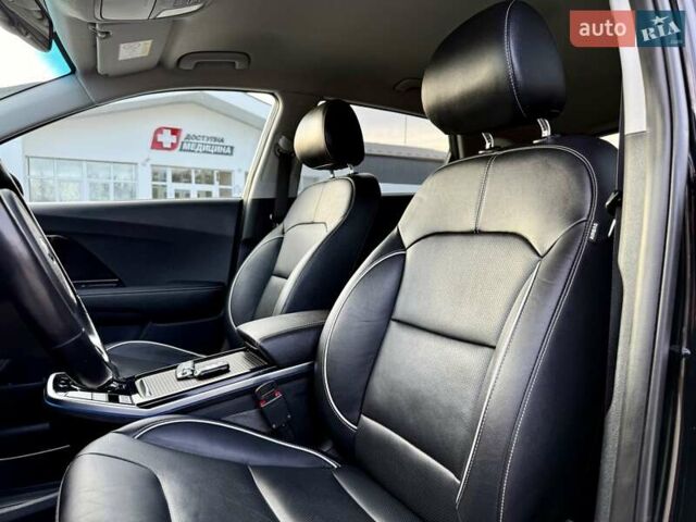 Черный Киа Niro, объемом двигателя 0 л и пробегом 89 тыс. км за 19350 $, фото 48 на Automoto.ua
