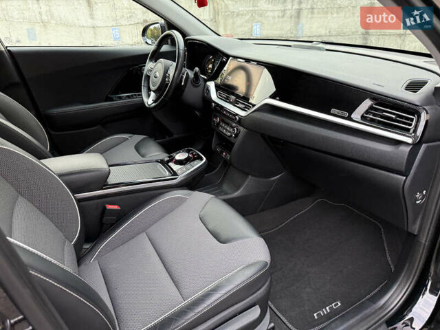 Черный Киа Niro, объемом двигателя 0 л и пробегом 80 тыс. км за 21850 $, фото 34 на Automoto.ua