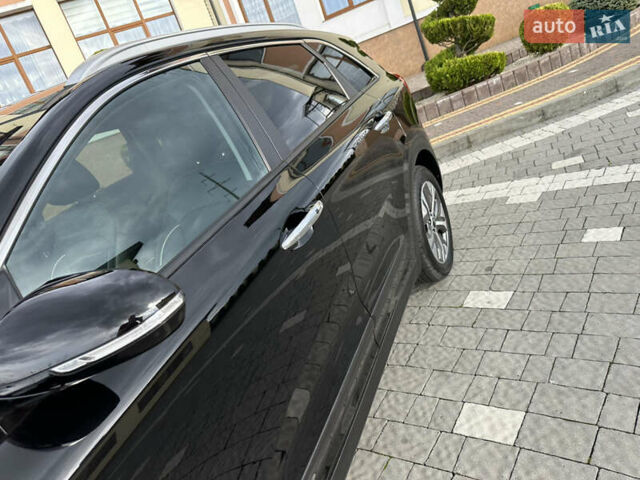 Чорний Кіа Niro, об'ємом двигуна 0 л та пробігом 51 тис. км за 21500 $, фото 22 на Automoto.ua