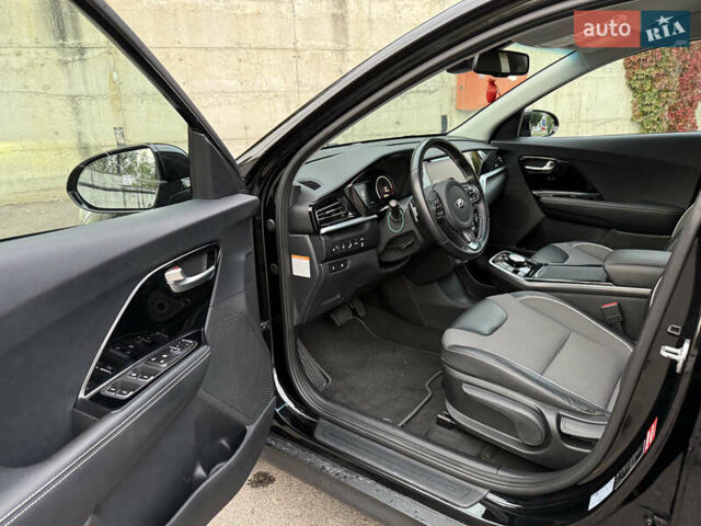 Черный Киа Niro, объемом двигателя 0 л и пробегом 80 тыс. км за 21850 $, фото 51 на Automoto.ua