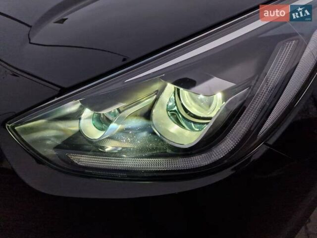 Черный Киа Niro, объемом двигателя 0 л и пробегом 65 тыс. км за 20800 $, фото 3 на Automoto.ua