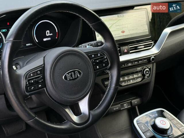 Черный Киа Niro, объемом двигателя 0 л и пробегом 82 тыс. км за 19300 $, фото 67 на Automoto.ua