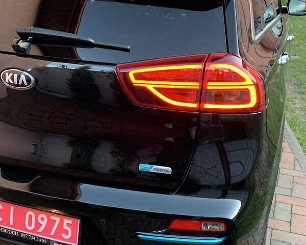 Черный Киа Niro, объемом двигателя 0 л и пробегом 60 тыс. км за 22799 $, фото 9 на Automoto.ua