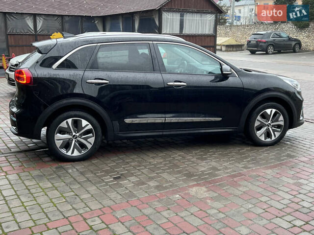 Черный Киа Niro, объемом двигателя 0 л и пробегом 117 тыс. км за 19200 $, фото 3 на Automoto.ua