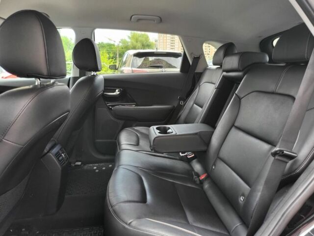 Черный Киа Niro, объемом двигателя 0 л и пробегом 138 тыс. км за 18999 $, фото 4 на Automoto.ua
