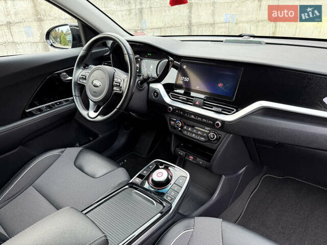 Черный Киа Niro, объемом двигателя 0 л и пробегом 80 тыс. км за 21850 $, фото 31 на Automoto.ua
