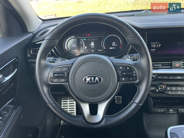 Черный Киа Niro, объемом двигателя 0 л и пробегом 61 тыс. км за 22999 $, фото 28 на Automoto.ua