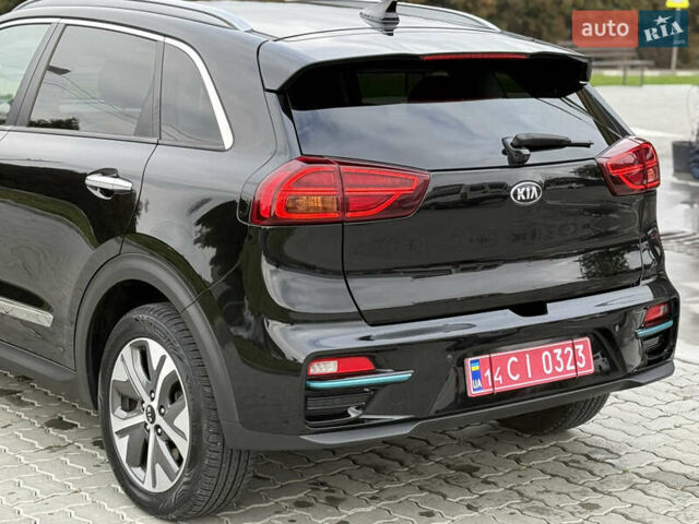 Черный Киа Niro, объемом двигателя 0 л и пробегом 80 тыс. км за 19999 $, фото 178 на Automoto.ua
