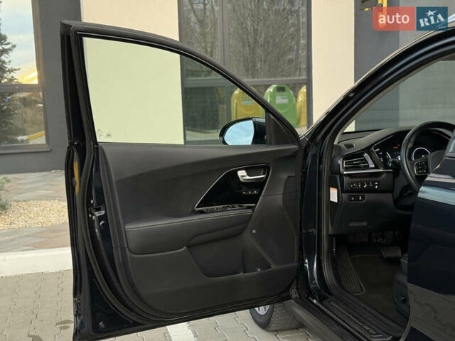Черный Киа Niro, объемом двигателя 0 л и пробегом 109 тыс. км за 19900 $, фото 13 на Automoto.ua