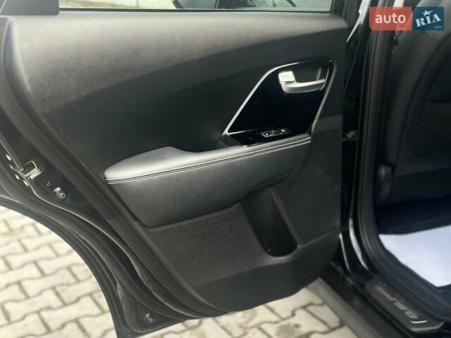 Чорний Кіа Niro, об'ємом двигуна 0 л та пробігом 117 тис. км за 18870 $, фото 53 на Automoto.ua