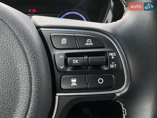 Черный Киа Niro, объемом двигателя 0 л и пробегом 96 тыс. км за 20600 $, фото 6 на Automoto.ua