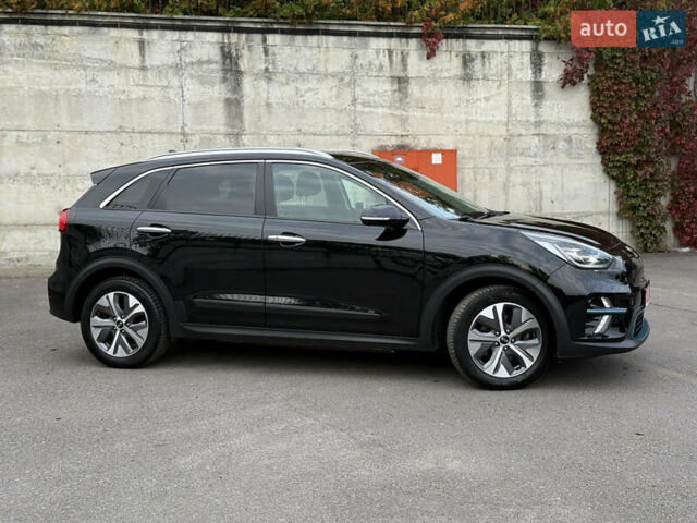 Черный Киа Niro, объемом двигателя 0 л и пробегом 80 тыс. км за 21850 $, фото 8 на Automoto.ua