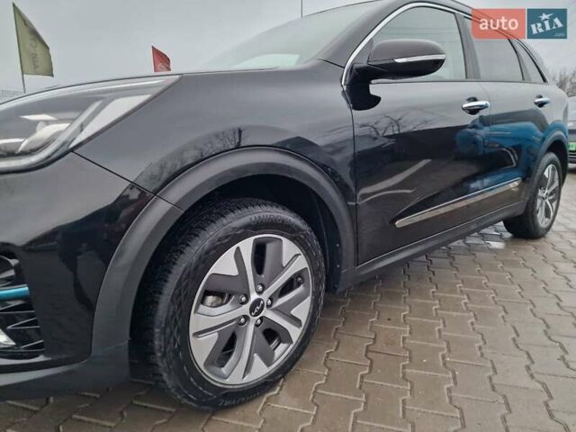 Черный Киа Niro, объемом двигателя 0 л и пробегом 65 тыс. км за 20800 $, фото 1 на Automoto.ua