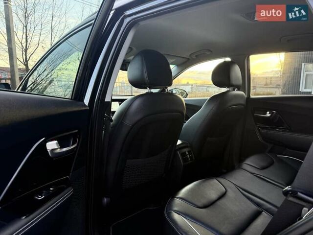 Черный Киа Niro, объемом двигателя 0 л и пробегом 89 тыс. км за 19350 $, фото 93 на Automoto.ua