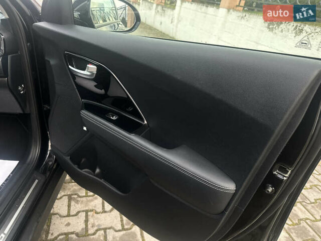 Черный Киа Niro, объемом двигателя 0 л и пробегом 117 тыс. км за 18870 $, фото 41 на Automoto.ua
