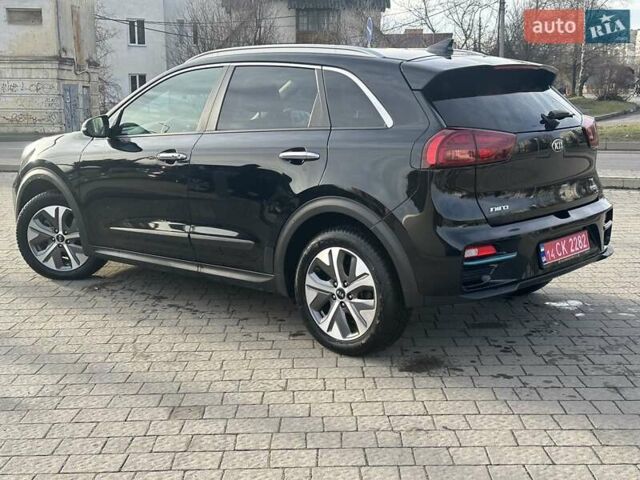 Чорний Кіа Niro, об'ємом двигуна 0 л та пробігом 117 тис. км за 18870 $, фото 5 на Automoto.ua