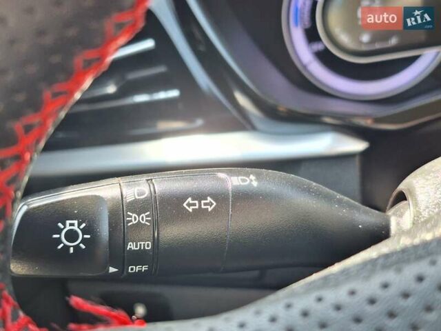 Черный Киа Niro, объемом двигателя 1.58 л и пробегом 112 тыс. км за 19700 $, фото 32 на Automoto.ua