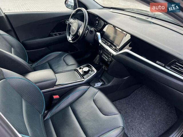 Черный Киа Niro, объемом двигателя 0 л и пробегом 135 тыс. км за 19500 $, фото 31 на Automoto.ua