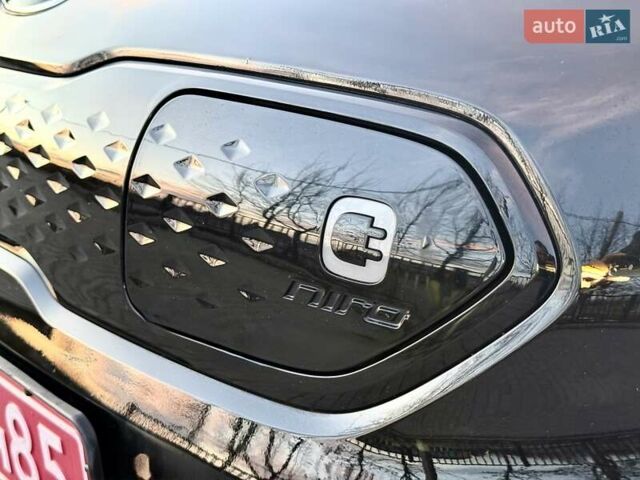 Черный Киа Niro, объемом двигателя 0 л и пробегом 89 тыс. км за 19350 $, фото 22 на Automoto.ua
