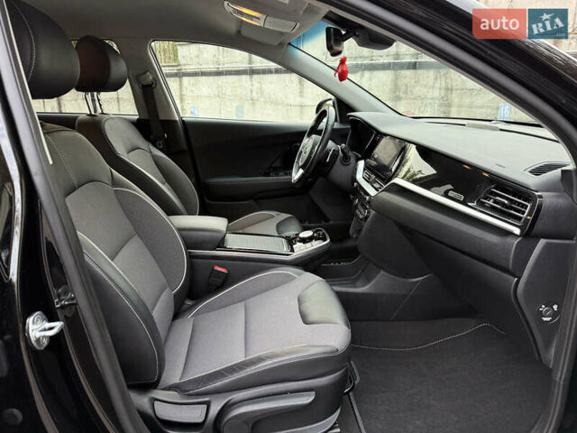 Черный Киа Niro, объемом двигателя 0 л и пробегом 80 тыс. км за 21850 $, фото 24 на Automoto.ua