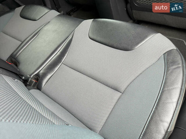 Черный Киа Niro, объемом двигателя 0 л и пробегом 80 тыс. км за 19650 $, фото 71 на Automoto.ua