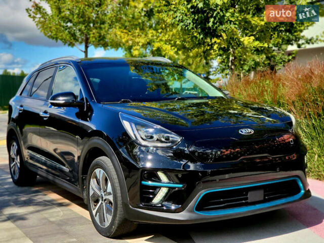 Чорний Кіа Niro, об'ємом двигуна 0 л та пробігом 139 тис. км за 18999 $, фото 2 на Automoto.ua