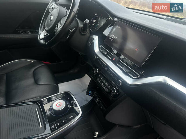 Черный Киа Niro, объемом двигателя 0 л и пробегом 117 тыс. км за 18870 $, фото 39 на Automoto.ua