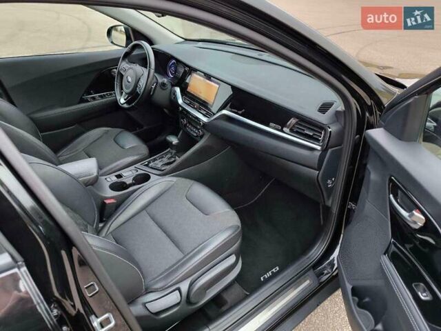 Черный Киа Niro, объемом двигателя 1.6 л и пробегом 78 тыс. км за 16100 $, фото 16 на Automoto.ua