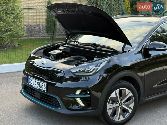 Черный Киа Niro, объемом двигателя 0 л и пробегом 82 тыс. км за 19300 $, фото 138 на Automoto.ua