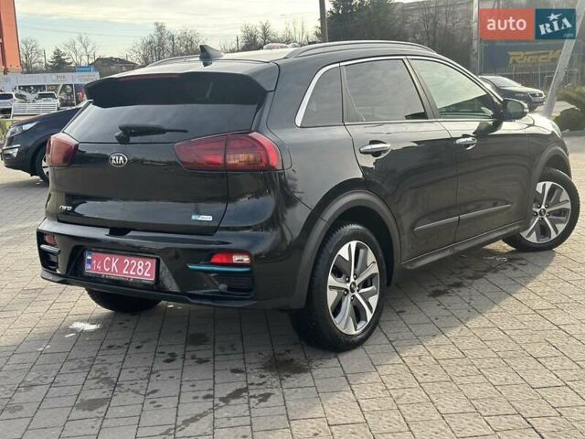 Чорний Кіа Niro, об'ємом двигуна 0 л та пробігом 117 тис. км за 18870 $, фото 15 на Automoto.ua