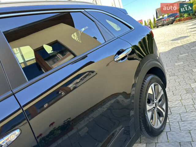 Черный Киа Niro, объемом двигателя 0 л и пробегом 127 тыс. км за 19750 $, фото 19 на Automoto.ua