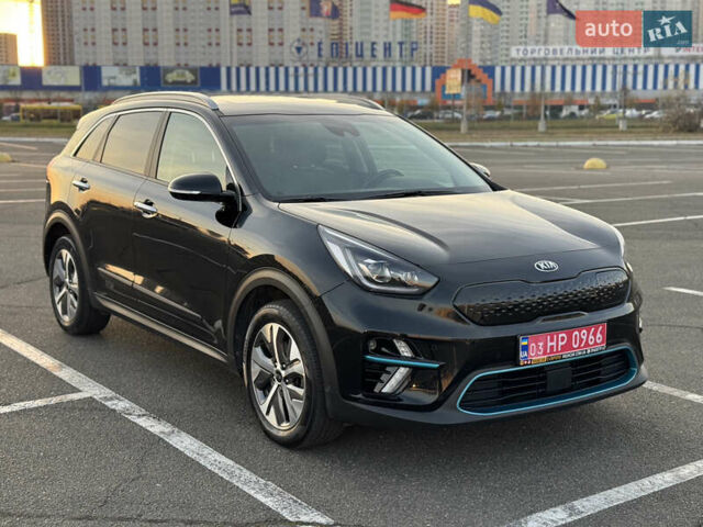 Чорний Кіа Niro, об'ємом двигуна 0 л та пробігом 155 тис. км за 20300 $, фото 11 на Automoto.ua